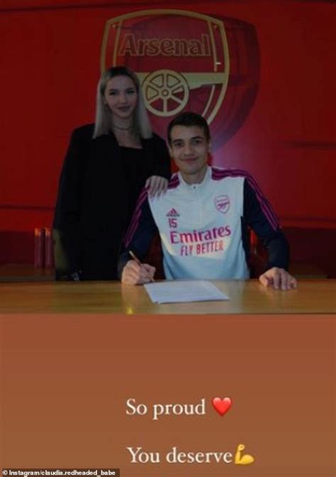 Girlfriend of Arsenals £21M signing Jakub Kiwior is。